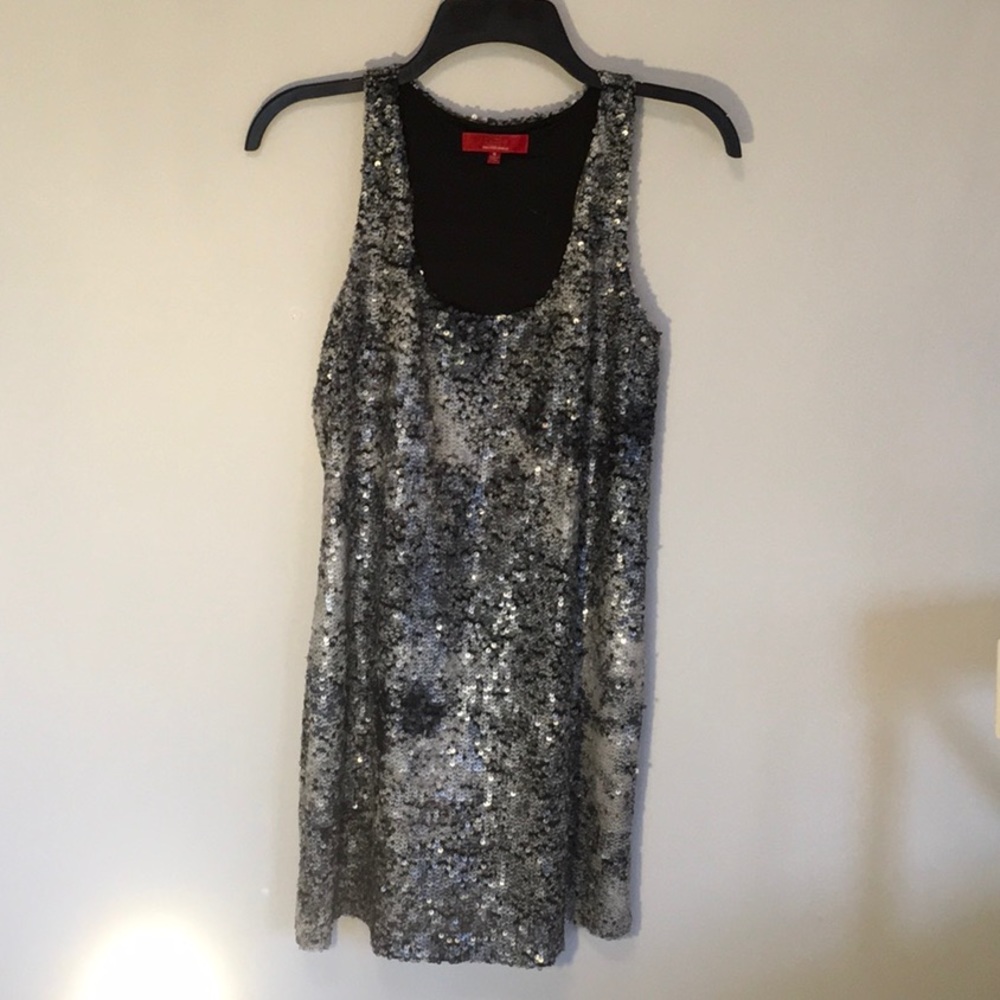 Red Saks Fifth Avenue Gorgeous Sequined Blk,WHT